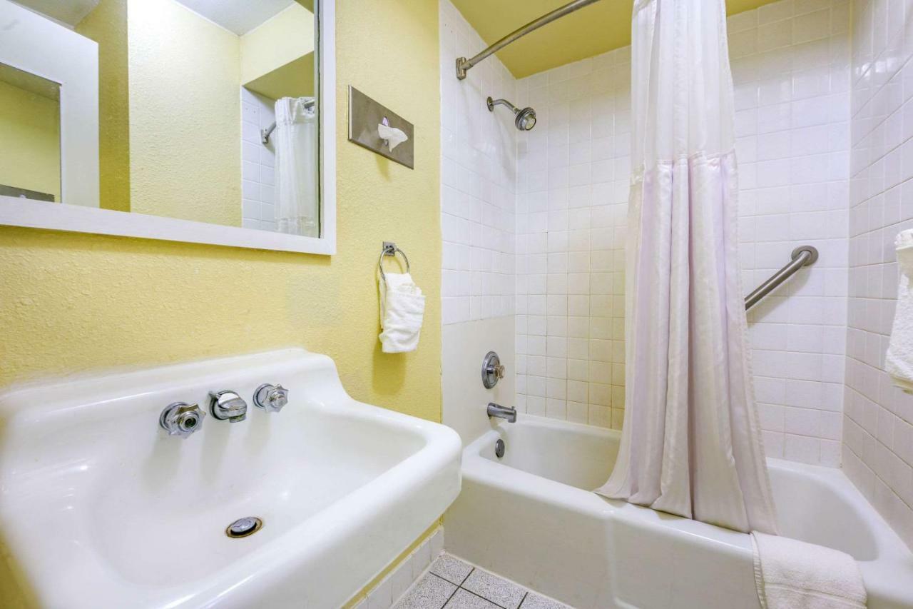Aire Hotel Lebanon Hershey Экстерьер фото